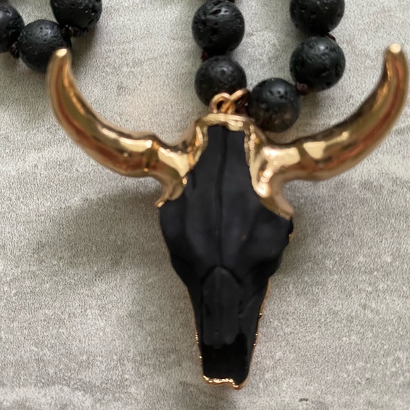 Boho Bliss!! Black Lava Steer Necklace - Picture 4 of 5